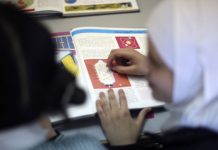 Libros de texto de la Autoridad Nacional Palestina : La actitud hacia los judíos, los israelís y la paz